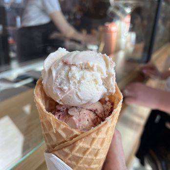 Salt & Straw - Lucky Charm cereal and Strawberry Honey Balsamic w/ Black Pepper - Ice Cream & Frozen Yogurt Near Me - Vancouver, Washington