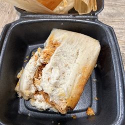 Tamale Factory - Tamal con pollo rojo