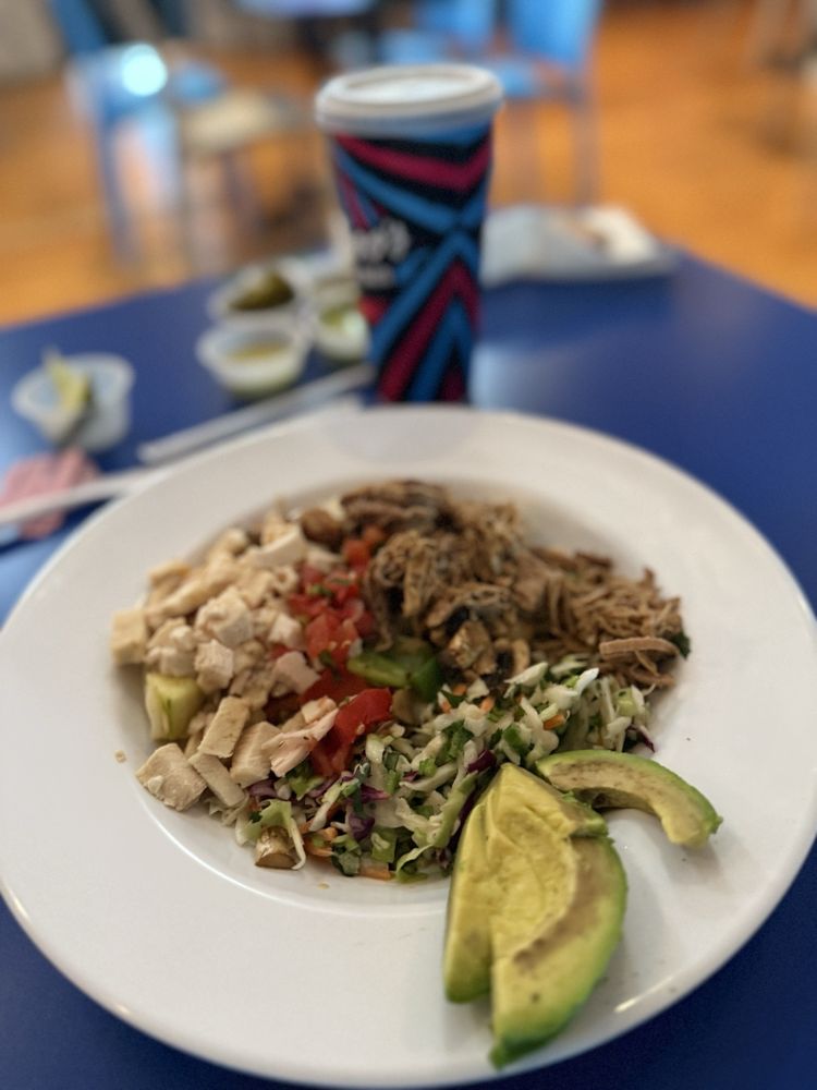 Wahoo's Fish Tacos 
