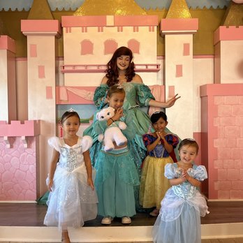 Le Petite Princesse - Photos with their favorite princess - Party & Event Planning Near Me - Orange, California