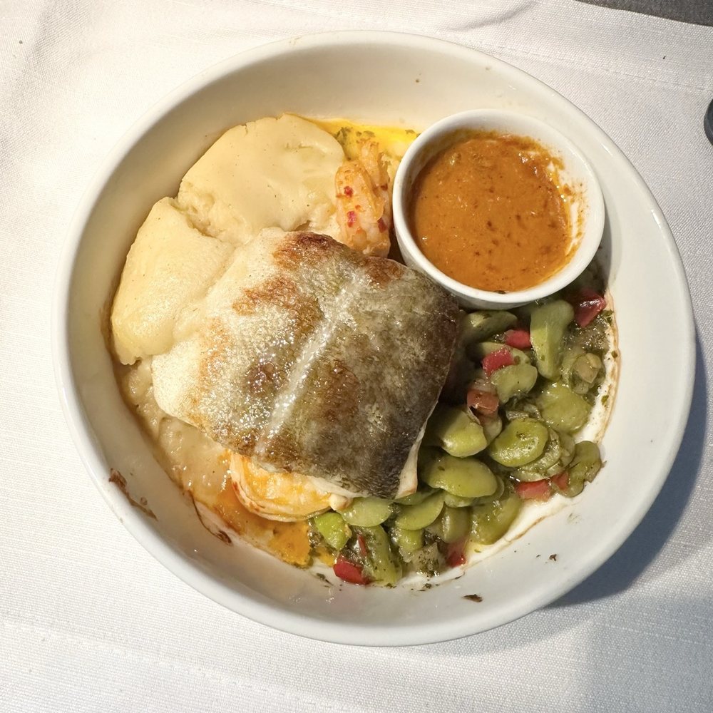 American Airlines - First class meal - Airlines Near Me American Airlines - First class meal - Airlines Near Me