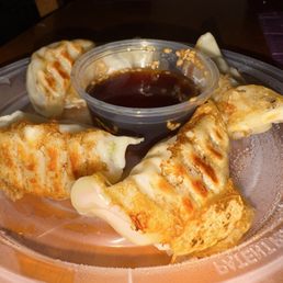 Pan Fried Dumplings (6Pcs)