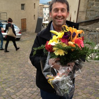 The Writer's Workshop - Nicholas O'Connell, the founder of The Writer's Workshop, teaching his Travel, Food and Wine Writing Class in Montalcino, Italy. - Adult Education Near Me