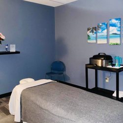 Essential Kneads - Hot Stone Massage