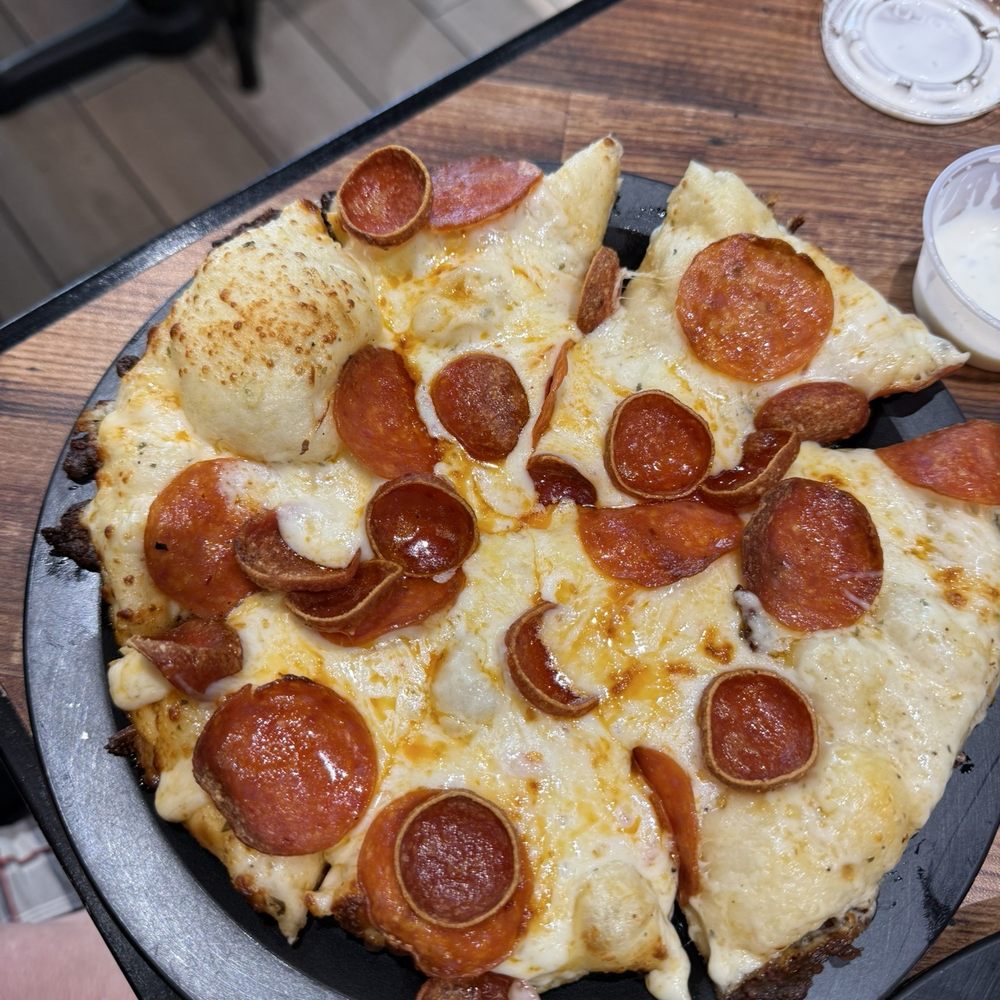 Round Table Pizza - Pepperoni Pizza (Personal 7.5") - Pizza Near Me - San Antonio, Texas