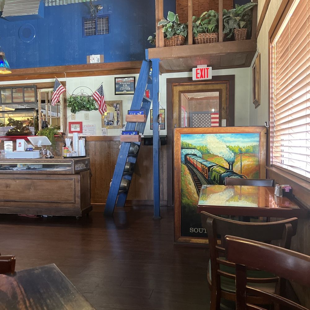 Peyton's Place - Southern Near Me - Montgomery, Alabama