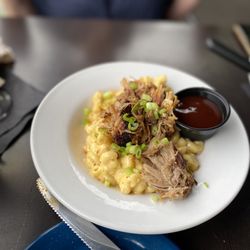 Ivar's River Pub - Mac & Cheese with pulled pork