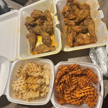 Big City Wings - 20 wings and two sides for $55 is absurd!!! Especially when everything is soggy and cold! - Chicken Wings Near Me - Spring, Texas