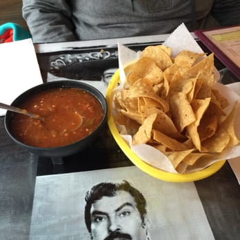 Los Candiles - Delicious homemade Chips & House Salsa - Mexican Near Me - Chicago, Illinois