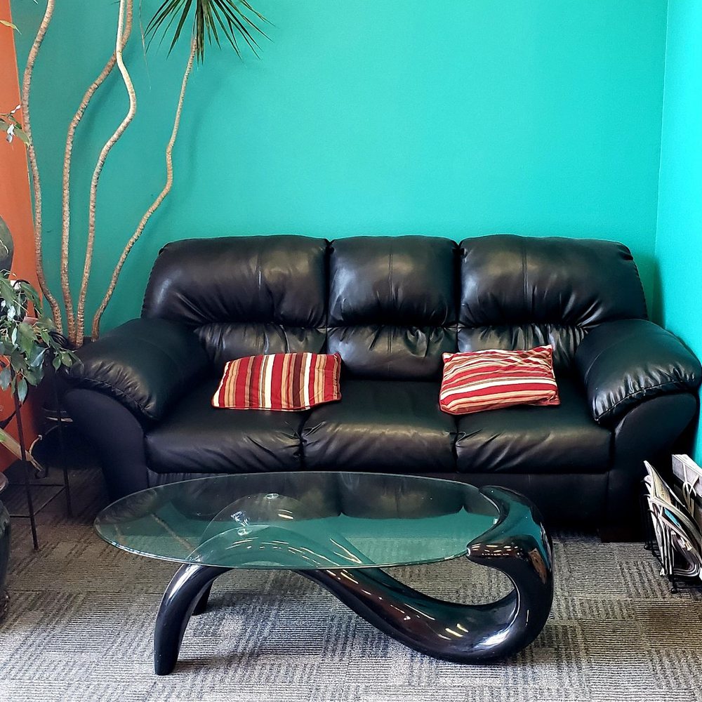 Golden Nails - Waiting Area - Nail Salons Near Me - Daly City, California