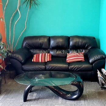 Golden Nails - Waiting Area - Nail Salons Near Me - Daly City, California Golden Nails - Waiting Area - Nail Salons Near Me - Daly City, California