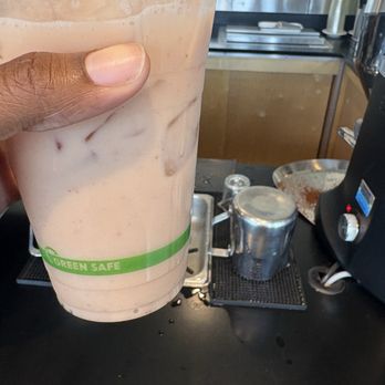 The Red Hook - Greenway - Chai tea latte with oatmilk didn't disappoint - Coffee & Tea Near Me - Detroit, Michigan The Red Hook - Greenway - Chai tea latte with oatmilk didn't disappoint - Coffee & Tea Near Me - Detroit, Michigan
