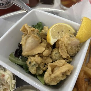 Catch Oyster Bar - Fried clams - Seafood Near Me - Patchogue, New York