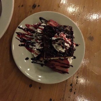 Landon Winery - Free tuxedo cake for checking into Yelp - Wineries Near Me - Greenville, Texas