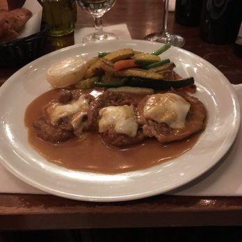 Cellini Italian Restaurant in Midtown Manhattan - Scaloppine Marsala - Italian Near Me - New York, New York