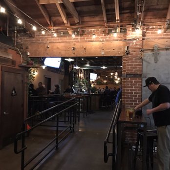 Mad Oak - Bars Near Me - Oakland, California