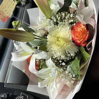 Amigos Flower Shop - Florists Near Me - Whittier, California