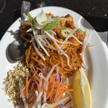 Chao Thai Cuisine - Chicken Pad Thai - Thai Near Me - Oakland, California