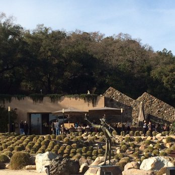 Stag's Leap Wine Cellars - Groomed global grasses - Wine Tours Near Me - Napa, California Stag's Leap Wine Cellars - Groomed global grasses - Wine Tours Near Me - Napa, California