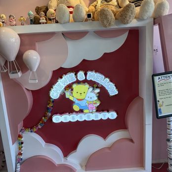Chewie & Mellow - Decorating - Desserts Near Me - Irvine, California
