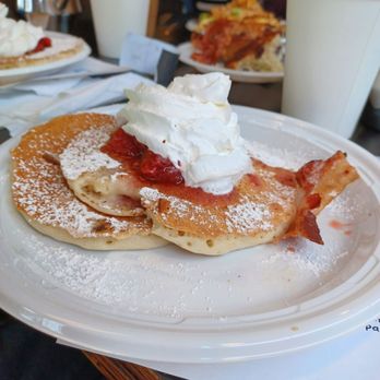 Skillet - Strawberry short cake - Breakfast & Brunch Near Me - Weymouth, Massachusetts Skillet - Strawberry short cake - Breakfast & Brunch Near Me - Weymouth, Massachusetts