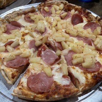 Samee's Pizza Getti - Med Canadian Bacon&Pineapple - Pizza Near Me - Rockwall, Texas