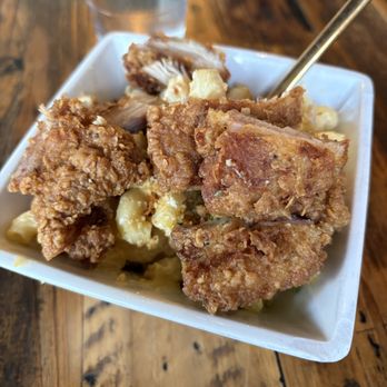 Station 22 - Mac & cheese with fried chicken (appetizer) - New American Near Me - Provo, Utah