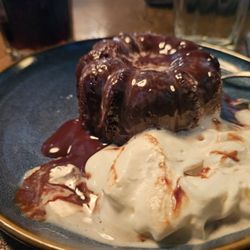 Hot Rocks Creative Diner - Lava cake
