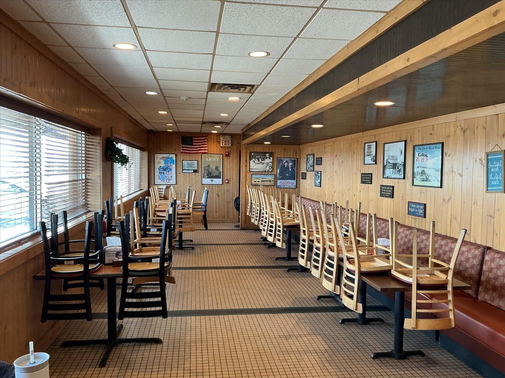 Dixie Family Restaurant Logo