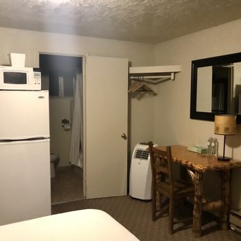 Evergreen Motel - Hotels Near Me - West Yellowstone, Montana Evergreen Motel - Hotels Near Me - West Yellowstone, Montana