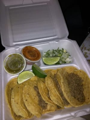 Tacos Y Mas by null