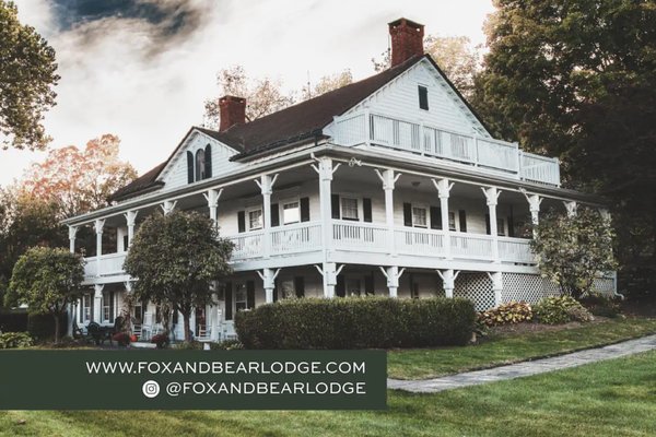 Fox & Bear Lodge by null