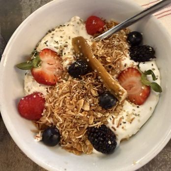 Breakfast Republic - Yogurt bowl - Breakfast & Brunch Near Me - Palm Desert, California