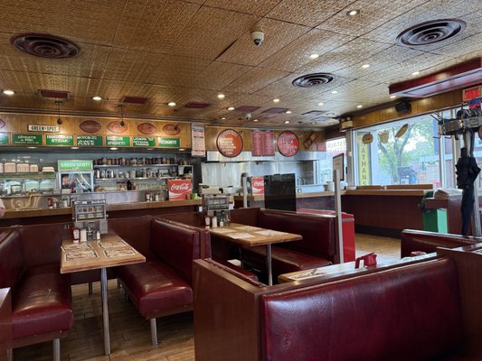 Greenspot Restaurant - Smoked Meat - Breakfast - Burgers by null