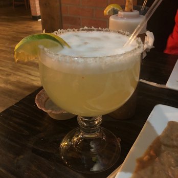 Lindo Mexican Restaurant & Supermarket - a margarita with a lime slice - Mexican Near Me - Appleton, Wisconsin