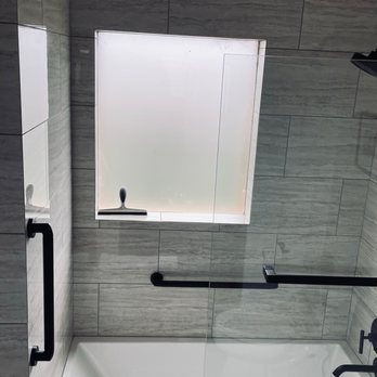 Two Casitas - Second floor bath - Property Management Near Me - Santa Fe, New Mexico Two Casitas - Second floor bath - Property Management Near Me - Santa Fe, New Mexico