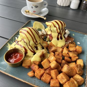 Brunch With Me - Balkan Benedict - Breakfast & Brunch Near Me - Saint Clair Shores, Michigan Brunch With Me - Balkan Benedict - Breakfast & Brunch Near Me - Saint Clair Shores, Michigan