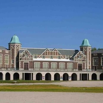 Humboldt Park - Humboldt Park recreation center - Parks Near Me - Chicago, Illinois