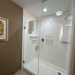Fairfield by Marriott Inn & Suites London - Nice shower
