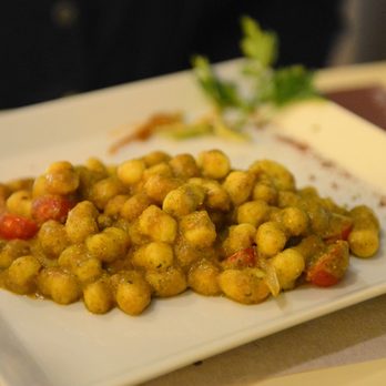 Incantina - "Gnocchi mit Basilikumpesto und Tomatensauce" - Italian Near Me - Frankfurt, HE Incantina - "Gnocchi mit Basilikumpesto und Tomatensauce" - Italian Near Me - Frankfurt, HE