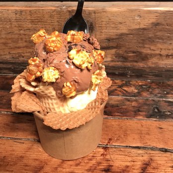 BomboBar - Double chocolate and vanilla bean gelato with caramel popcorn - Desserts Near Me - Chicago, Illinois BomboBar - Double chocolate and vanilla bean gelato with caramel popcorn - Desserts Near Me - Chicago, Illinois