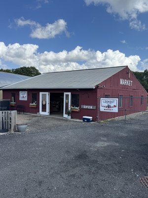 Belkin Family Lookout Farm - U-Pick Orchard - Taproom, Outdoor Dining and Market by null