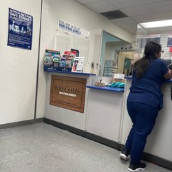 Us Post Office - Only one counter!