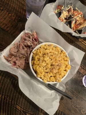 Big Hole BBQ Victor by null