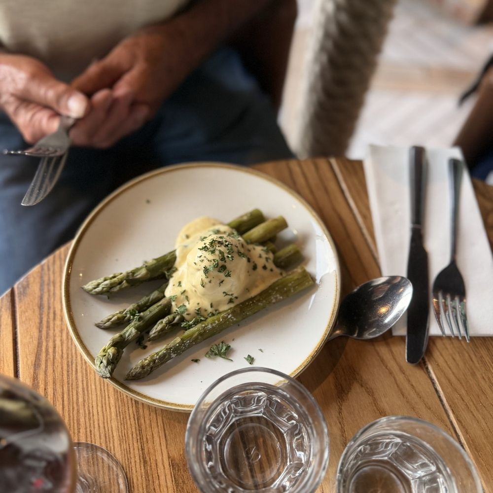 The Boathouse - Asparagus - Pubs Near Me - Chester, CHW