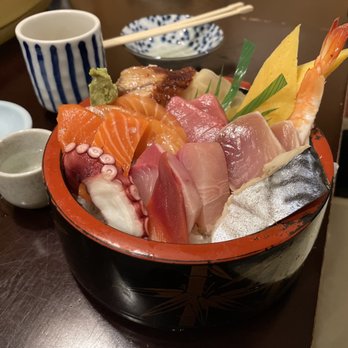 Ginza - Chirashi bowl - Sushi Bars Near Me - Bellevue, Washington Ginza - Chirashi bowl - Sushi Bars Near Me - Bellevue, Washington