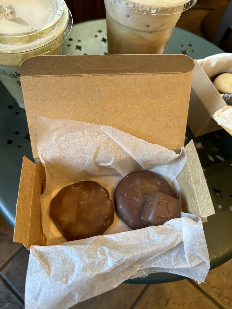 THE SWEET GRANADA Updated October 2024 25 Photos & 16 Reviews 803 Commercial St, Emporia