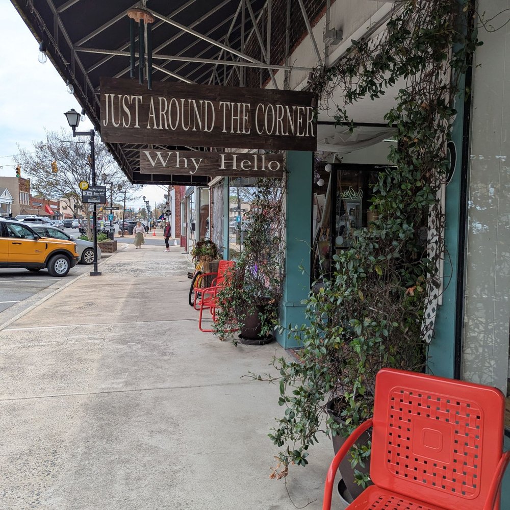 Just Around the Corner - Antiques Near Me - Lincolnton, North Carolina