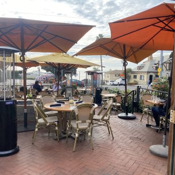 Sapphire - Outdoor area - New American Near Me - Laguna Beach, California Sapphire - Outdoor area - New American Near Me - Laguna Beach, California