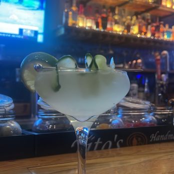 eight60 Wine Whiskey Bites - Bartenders specialty drink w/ Hendrix Gin - Wine Bars Near Me - Slidell, Louisiana